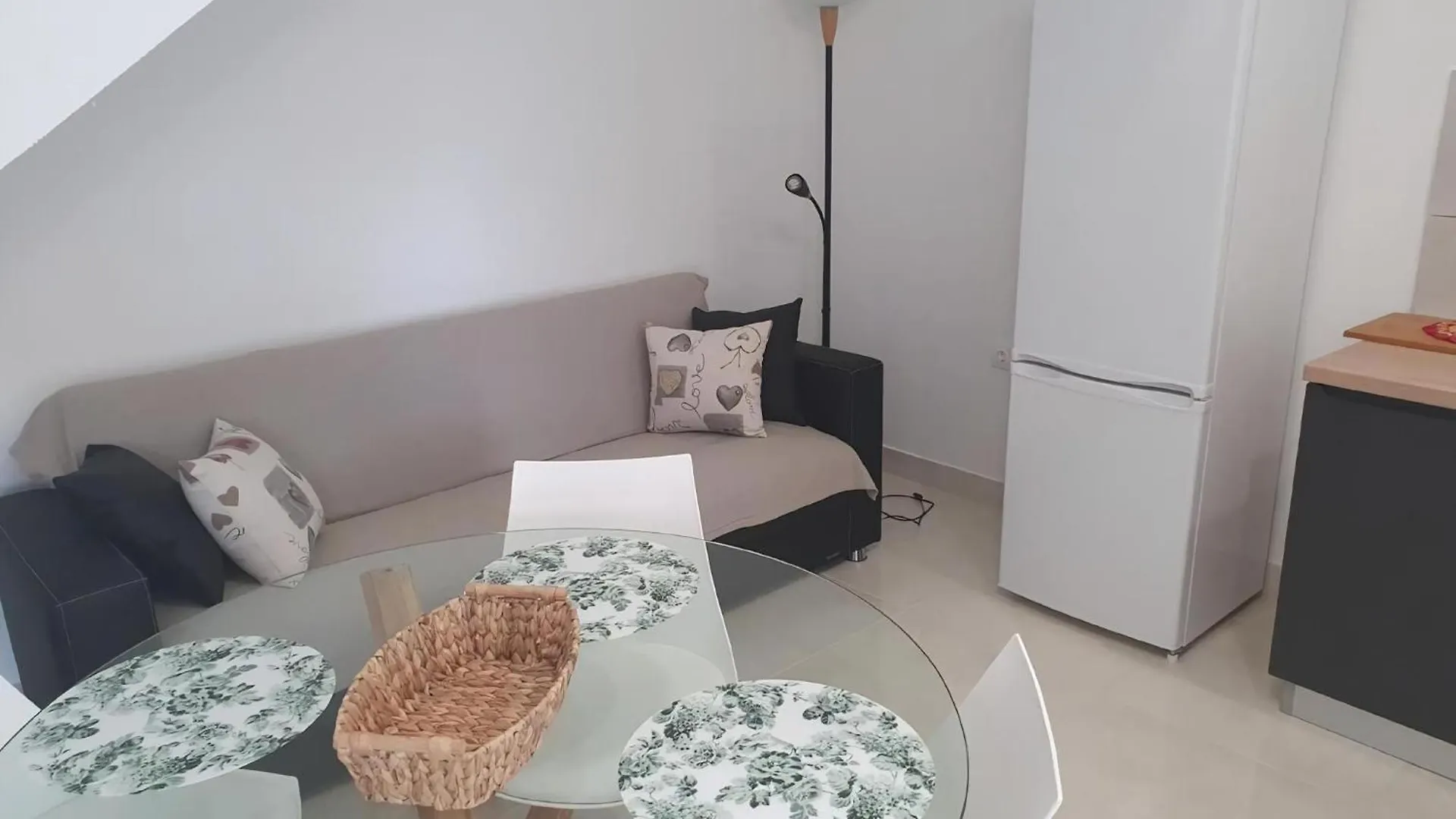 Schoenes Apartment In Banjole Mit Terrasse