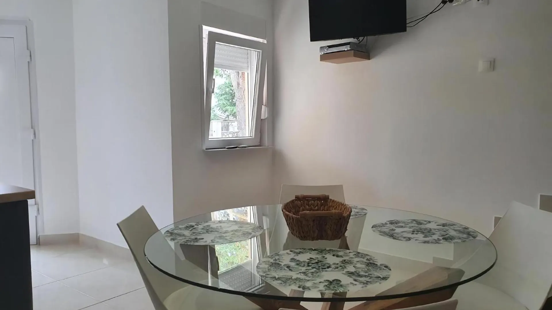 Schoenes Apartment In Banjole Mit Terrasse