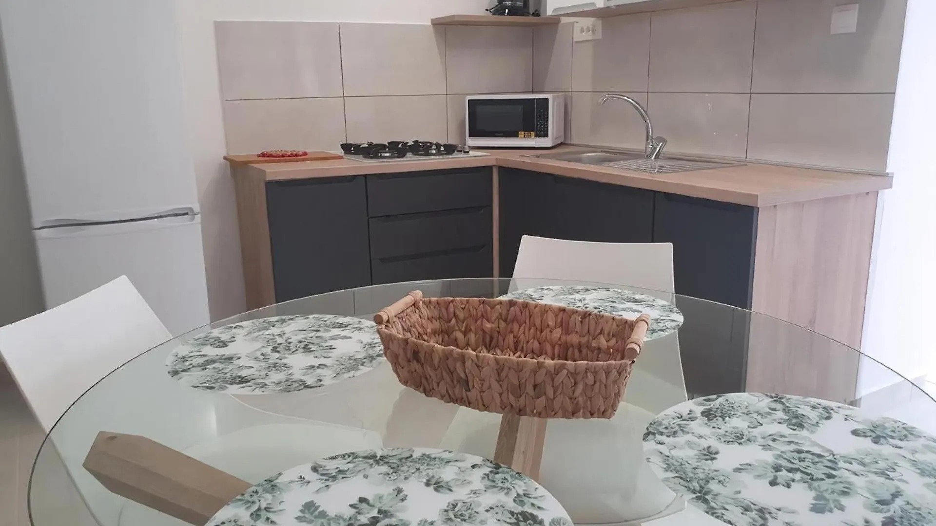 Schoenes Apartment In Banjole Mit Terrasse Croatia